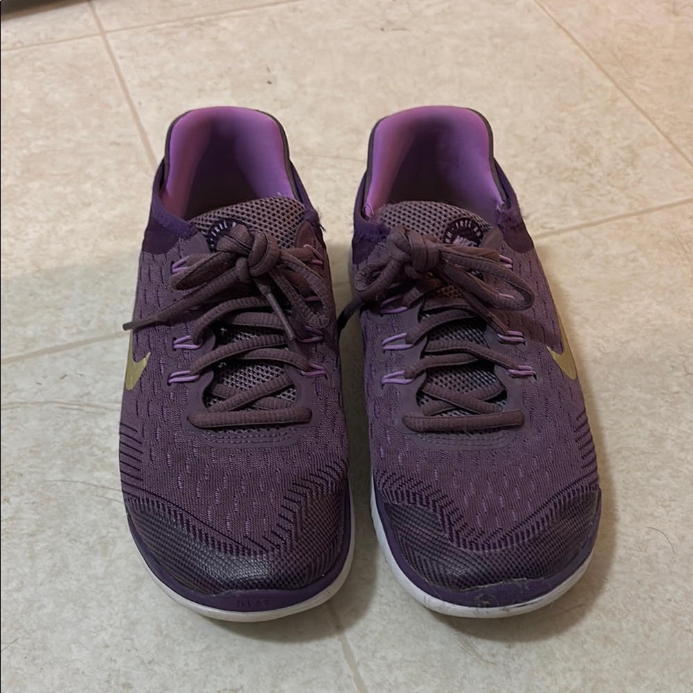 women’s 7 purple nike shoes